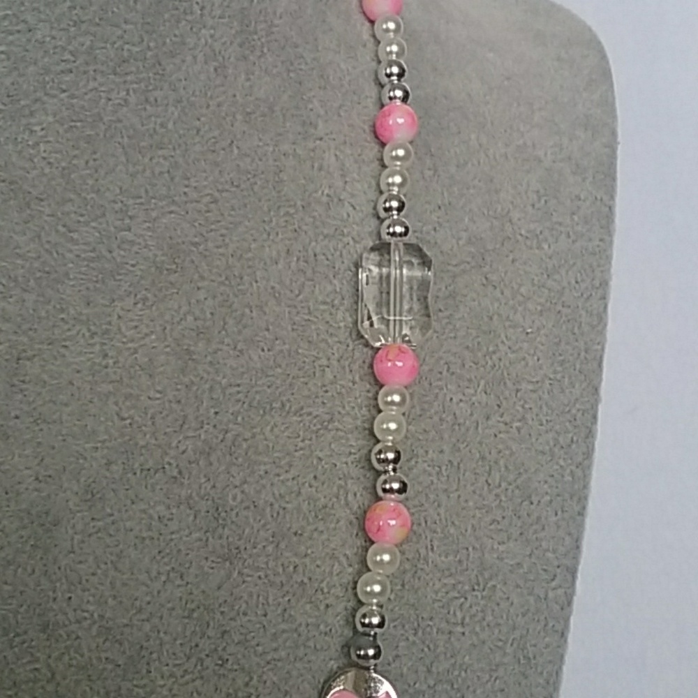 Breast cancer awareness beaded necklace - Picture 3 of 4